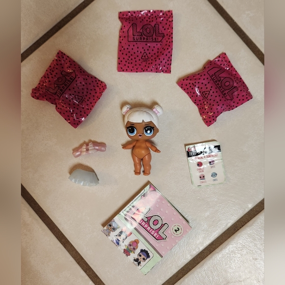 LOL Surprise Dolls Series 2 Snow Angel - Picture 2 of 4